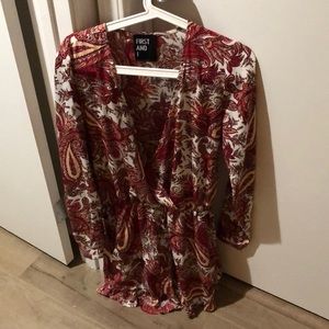 First and I paisley long sleeved romper s M